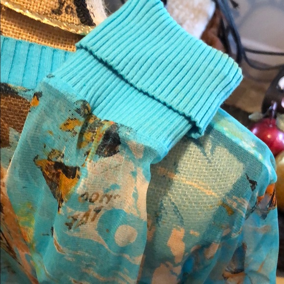 Top - Picture 8 of 11